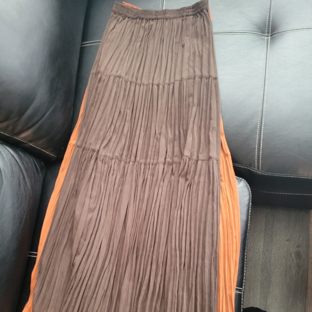 2 skirt bundle broomstick skirt elastic waist 1 burnt orange 1 brown